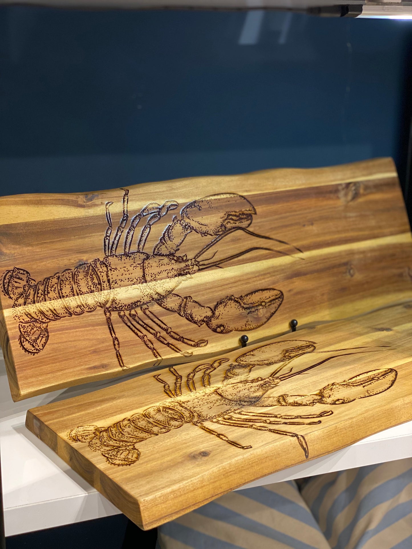 Servierbrett "Lobster" aus Akazie | 53x19cm - INSELLIEBE USEDOM