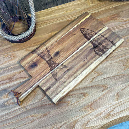 Servierbrett "Hering" mit Griff aus Akazie | 45x22cm - INSELLIEBE USEDOM